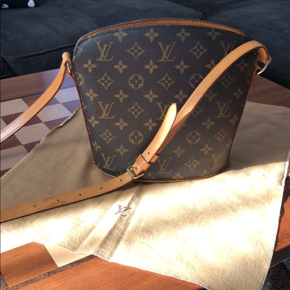 Louis Vuitton crossbody bag